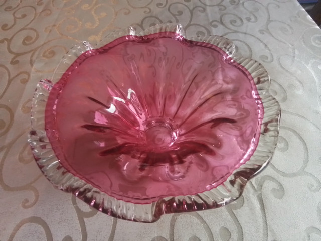 RUFFLED, FOOTED CRANBERRY GLASS BOWL - SILVER CREST RIM in Arts & Collectibles in City of Toronto - Image 3