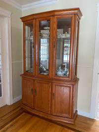 Oak china cabinet 