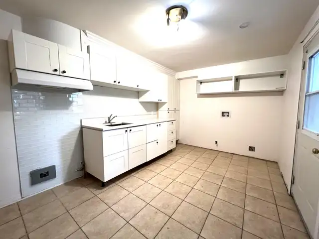 Beautiful Bright 4.5-Bedroom Apartment Near Pie IX Metro