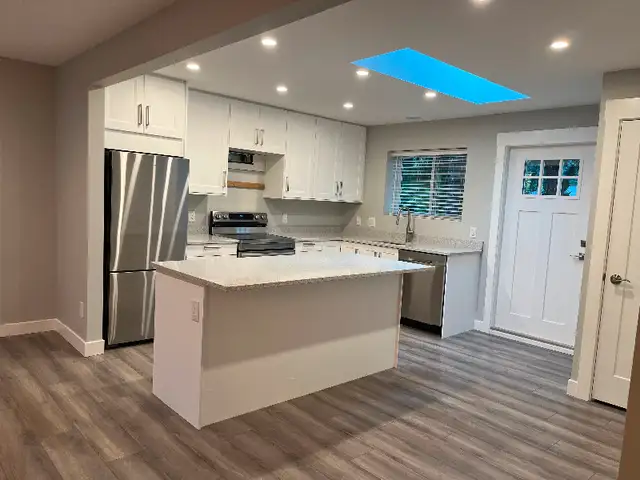 Bright totally renovated home converted into 2 legal suites in Long Term Rentals in Comox / Courtenay / Cumberland - Image 2
