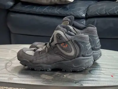 Merrell waterproof winter Boots size 8, View more