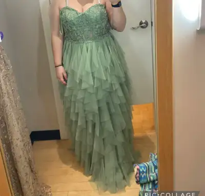 Tried it on in the store and bought it. Then decided to wear a different dress instead. Brand new wi...