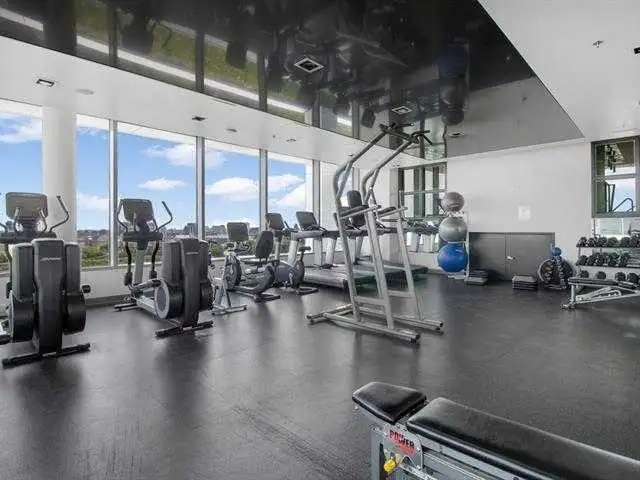 Luxury condo besides ottawa river/downtown in Long Term Rentals in Gatineau - Image 3