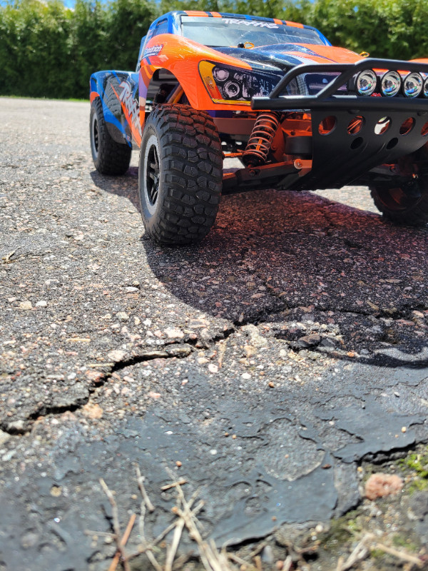 Traxxas Slash 2WD Short Course Truck in Hobbies & Crafts in Pembroke