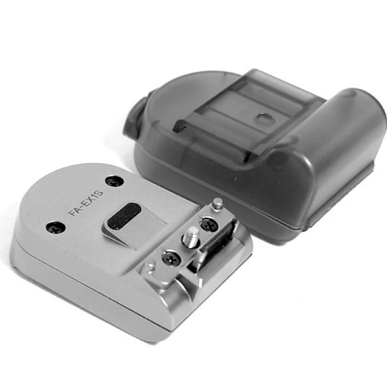 Sony NEX FA-EX1S Flash Extender Adaptor for SEL18200 in Cameras & Camcorders in Mississauga / Peel Region