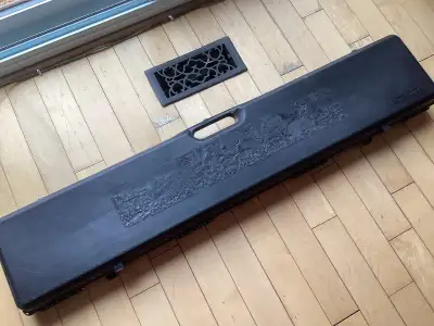 Four feet long. Good condition, as pictured, with egg crate foam inserts inside for protection. I’m...