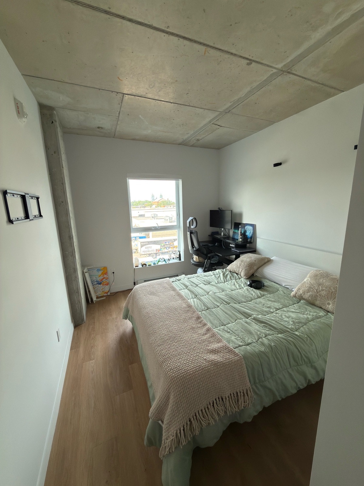 Private Room for Rent – Lease Transfer (September 1, 2026) — photo 1