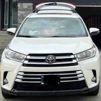 Selling our well maintained, no accident 8 seaters SUV with only 61k kms. With new all weather tires...