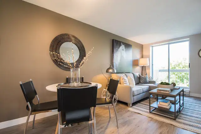 Walk to Fanshawe Campus Student Apartment