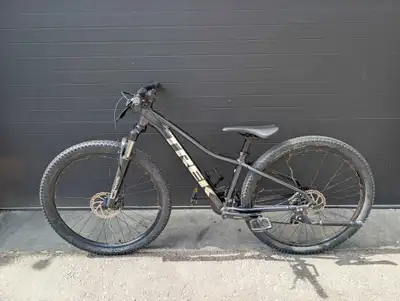 Trek Marlin 5 XS Hardtail Mountain Bike Hydraulic Disc 2x8, View more
