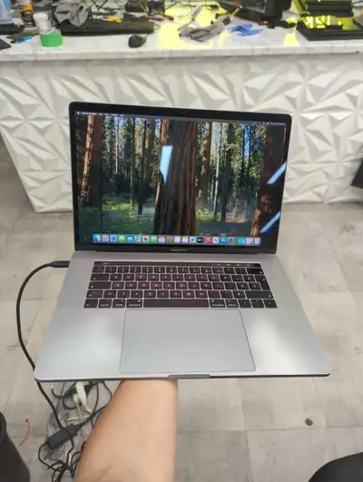 MacBook pro 2018, View more