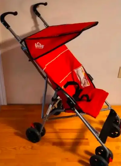 Bily brand red umbrella stroller, for small children to 40 lb. Excellent condition. Ultralight strol...