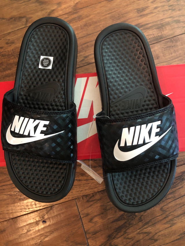 Brand new Slides. Nike.  Size 7 in Women's - Shoes in Kingston - Image 2