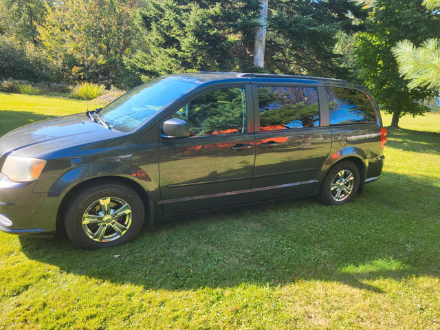 Dodge Grand Caravan 2012 SE dans Autos et camions  à Ville de Québec - Image 2