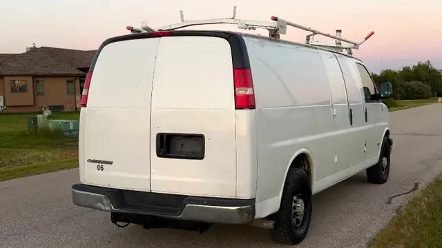 2007 duramax Chevy Express 3500553399228564787203