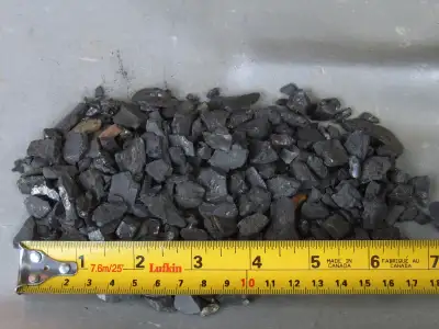 Environ 100 lbs d'anthracite, pour chauffer ou forger. Le tout pour 20$