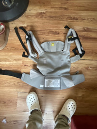 Baby carrier never used 