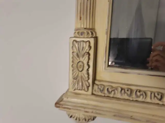 Ornate Rustic Cream Mirror in Home Décor & Accents in Lethbridge - Image 4