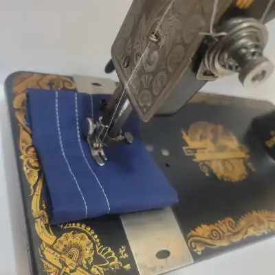 Perfectly working Antique(1922) Singer Sewing Machine(serial number: G9452772), head only.