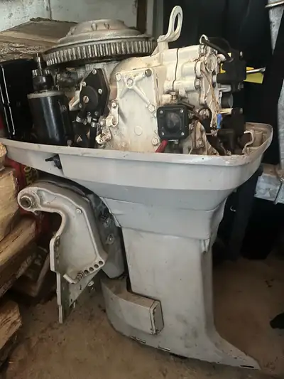 Early 80’s Johnson Outbound 60HP Comes with lower end, but it’s not on the motor. Engine runs well,...