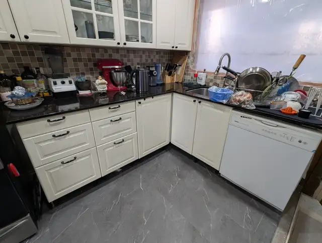 Kitchen Counters/Cabinets/Drawers65689555470209124