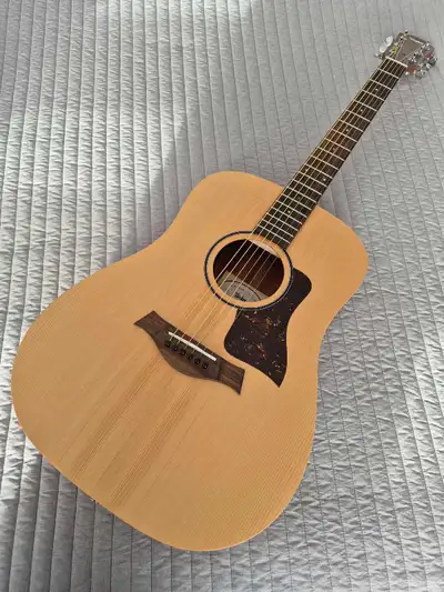 Guitare Taylor ****NEUF**** electro-acoustique, View more
