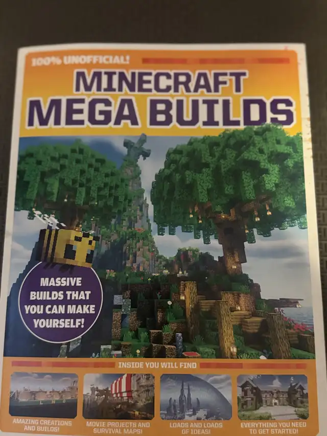 Minecraft Handbooks and Mega Builds Book in Children & Young Adult in Ottawa - Image 2