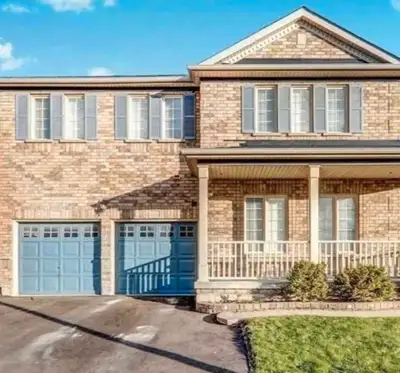 Spacious 2 bed 1 bath, near Ajax GO