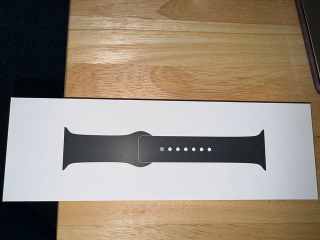 Apple Watch band 45mm in Cell Phone Accessories in Pembroke