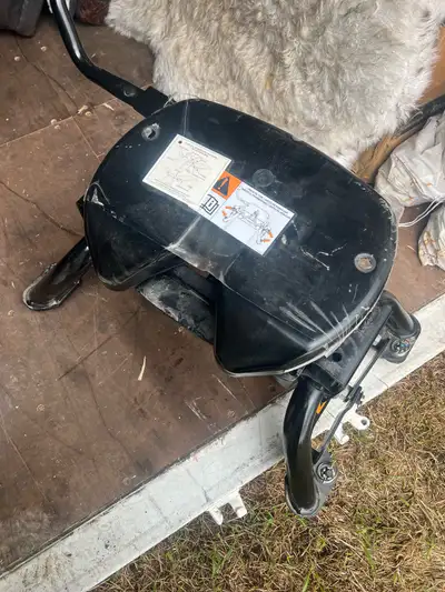 I’m selling my 32.5K fifth wheel hitch. It’s brand new never used and it was for a 2022 F350.