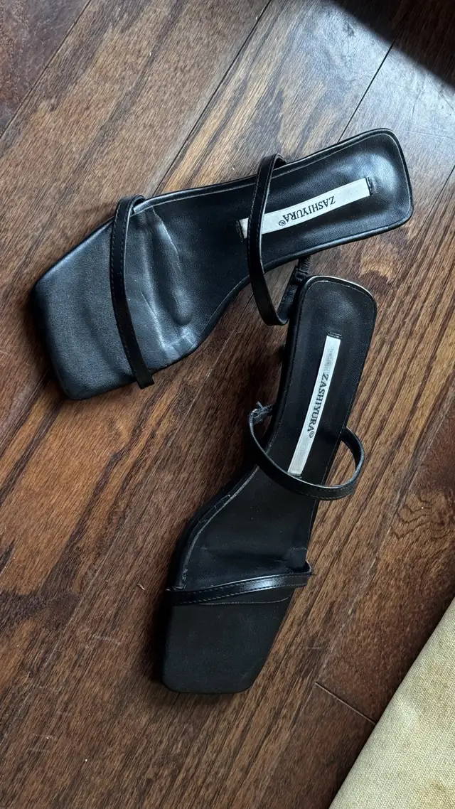 Black Kitten Heel Mules - Square Toe - Size 6 in Women's - Shoes in City of Toronto - Image 3
