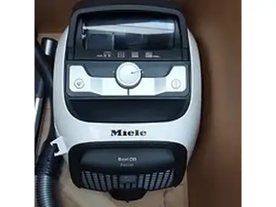 Premium Miele Vacuum at a Great Price! Miele Boost CX1 Parquet Compact Bagless Canister Vacuum ✔ Use...