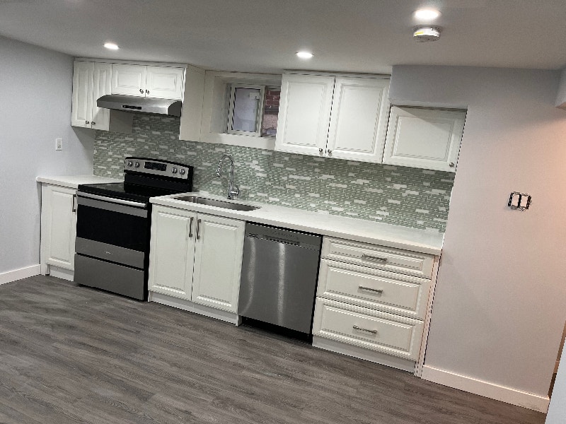 Dufferin/Eglinton Ave w 2+Den for lease Long Term Rentals City of