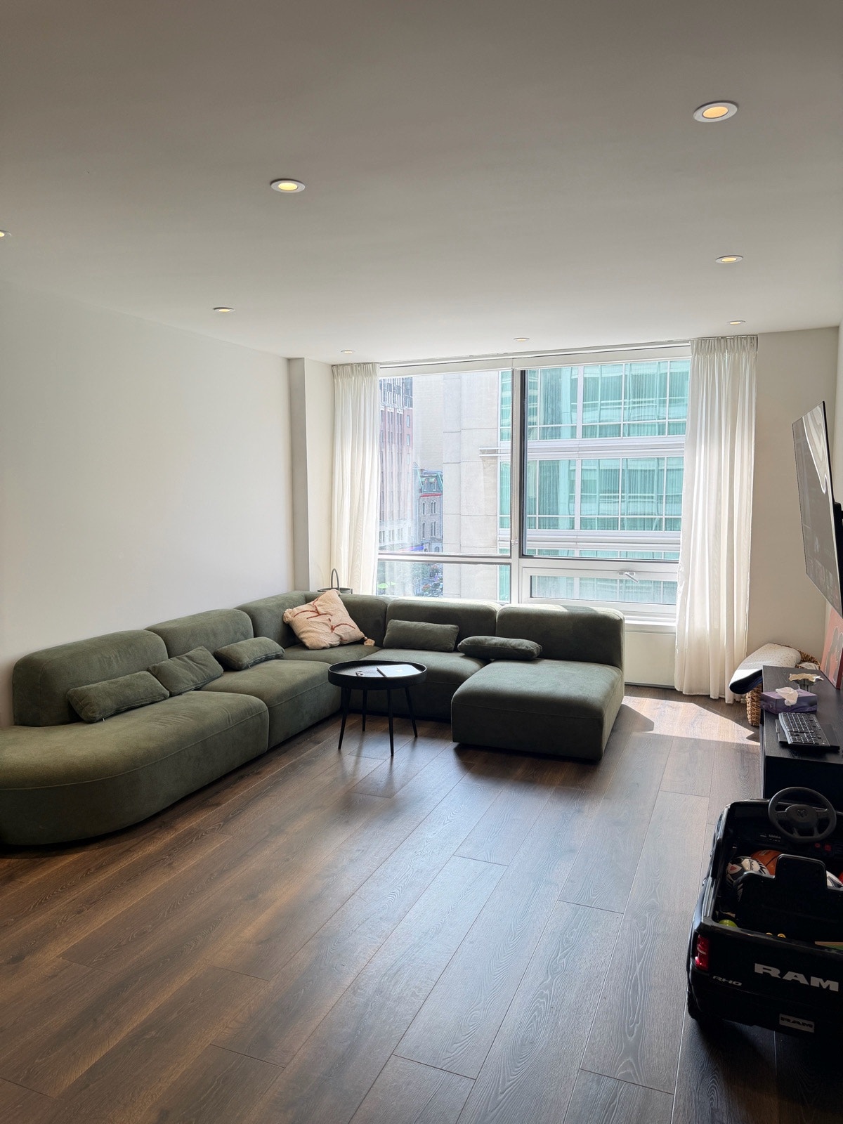 1115 Rue Sherbrooke O — photo 3
