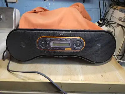 Sony PSYC Personal Audio System ZS-SN10 CD MP3 Boombox, View more