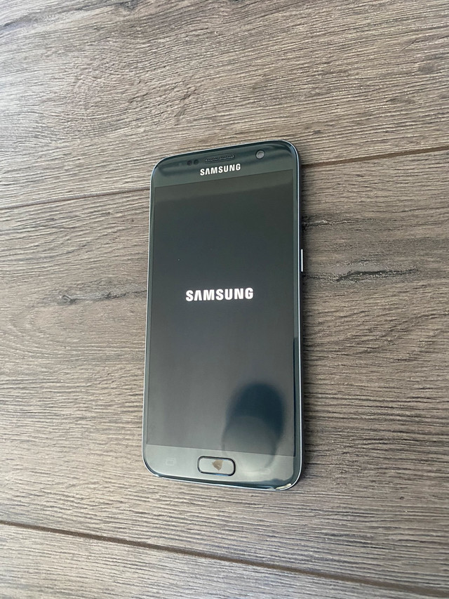 Samsung Galaxy S7 (32GB) in Cell Phones in Leamington