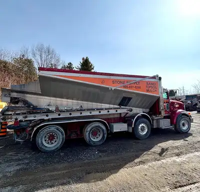 2011 baylynx stone slinger mounted on a peterbuilt chassis Looking to sell Unit works and runs well...