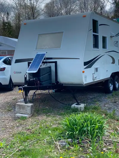Roulotte Trail Sport (Vraie 4 Saisons) 2008, 19 pieds, couche 4 personnes, isolation faite par une c...