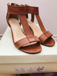 Expression brown sandals - size 6 - used