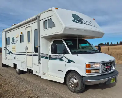 This Canadian-Made Top-Quality True 4-Season Corsair Excella / Citation Supreme 27IB GMC Class C Mot...