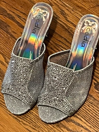 Silver/Grey Sandals