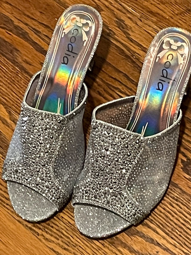 Silver/Grey Sandals in Women's - Shoes in Mississauga / Peel Region