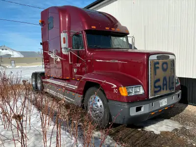 This Freightliner Highway Tractor is ready to hit the open road! While it's seen its fair share of a...