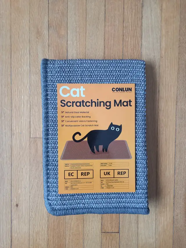CAT SCRATCHING MAT in Accessories in Calgary - Image 2