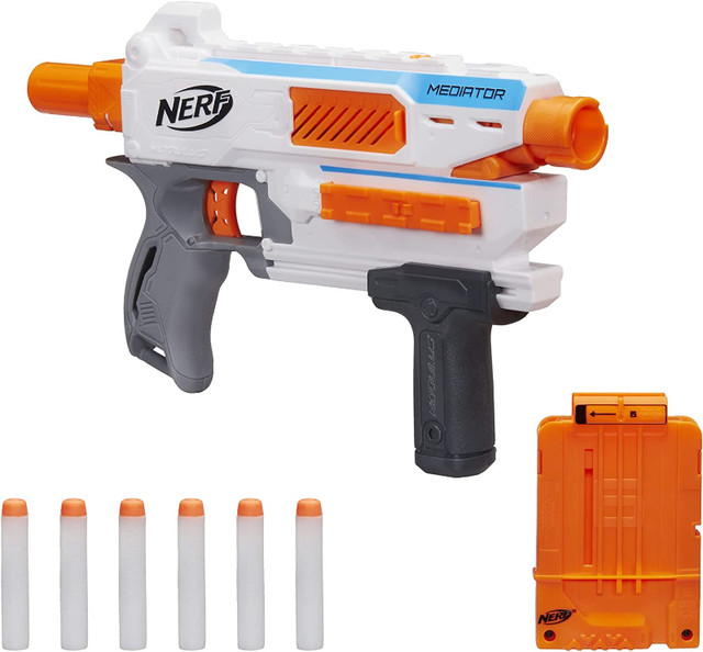 NEW Nerf Modulus MEDIATOR pump action blaster gun w/mag/darts in Toys & Games in Oshawa / Durham Region - Image 2