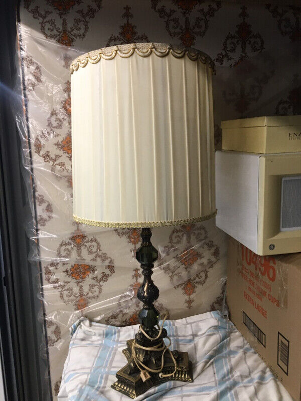 VINTAGE LAMPS WITH SHADE 2 for 50 NEW SWAN LAMP & MORE Arts