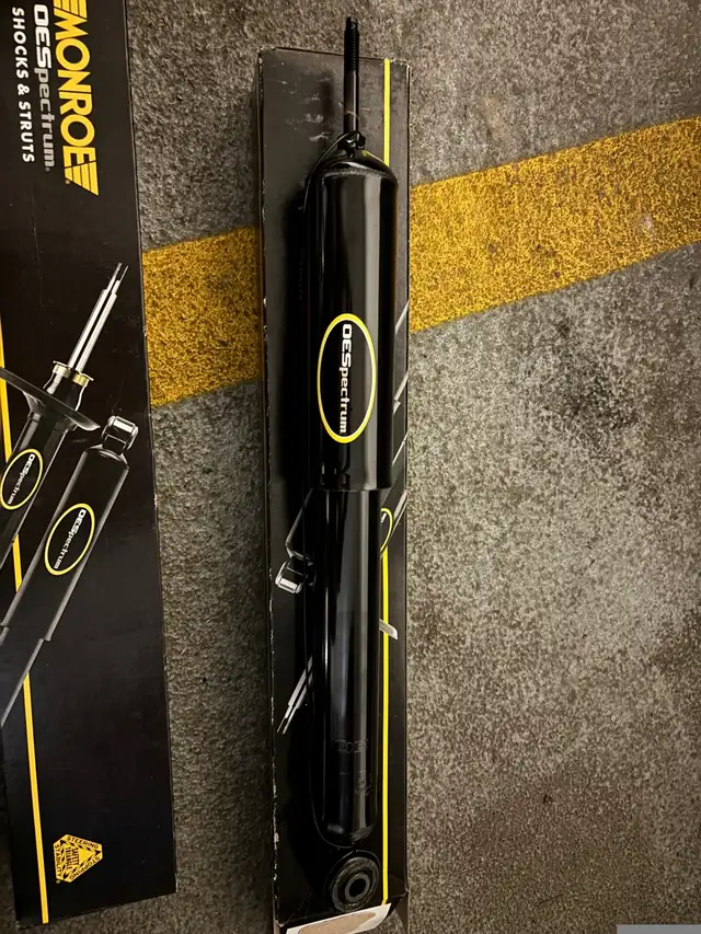 5609 Monroe struts / shocks OESpectrum in Other Parts & Accessories in City of Toronto - Image 8