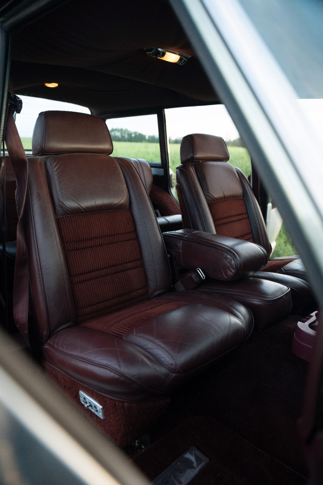 1988 Jeep Grand Wagoneer for Sale in Classic Cars in Calgary - Image 3