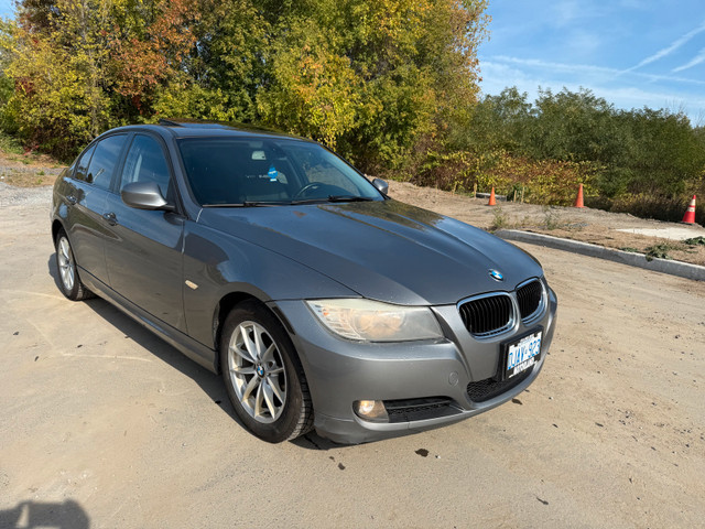 2011 bmw 323i  in Cars & Trucks in Ottawa - Image 2