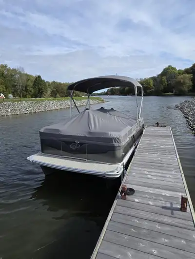 Boat basically new Has about 20 hrs on 40 hp suzuki which comes with balance of warranty Boat is ver...